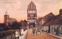 /album/strassen-und-platze/brandenburger-tor-mit-petri-kirche-1911-web-jpg/